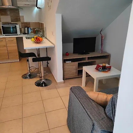 Sky-line Apartment *