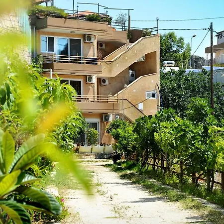 Sky-line Apartamento Afantou