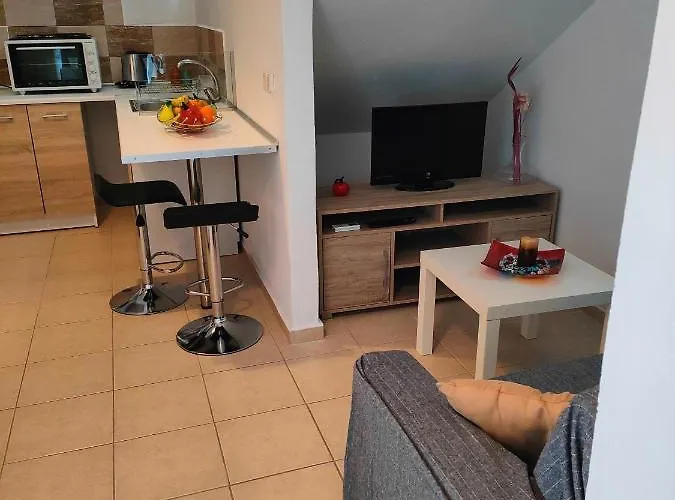 Sky-line Apartment *